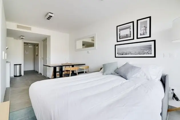 Standard Stüdyo, Birden Çok Yatak, Sigara İçilmez