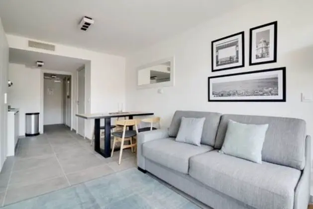 Standard Stüdyo, Birden Çok Yatak, Sigara İçilmez