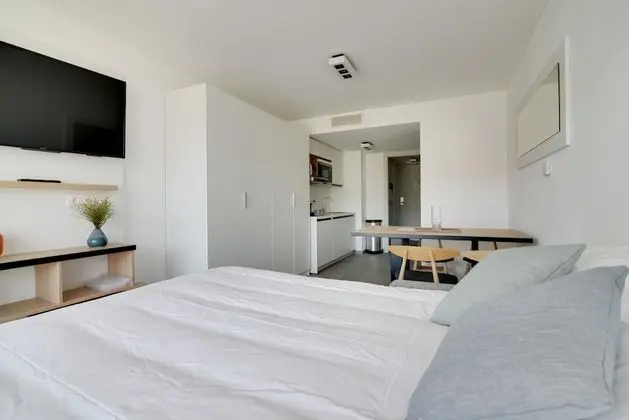 Standard Stüdyo, Birden Çok Yatak, Sigara İçilmez