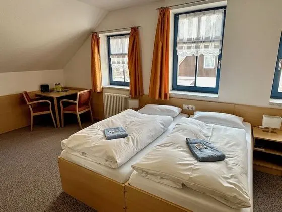 Standard Tek Büyük Yataklı Oda