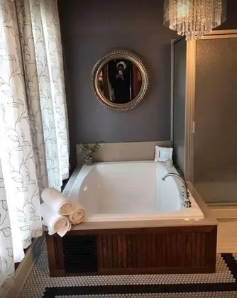 Romantic Süit, 1 Büyük (Queen) Boy Yatak, Jakuzi, Avlu