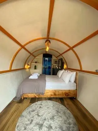 Hobbit Ev, Bahçe Manzaralı, Balkonlu