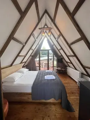 Junior Bungalov