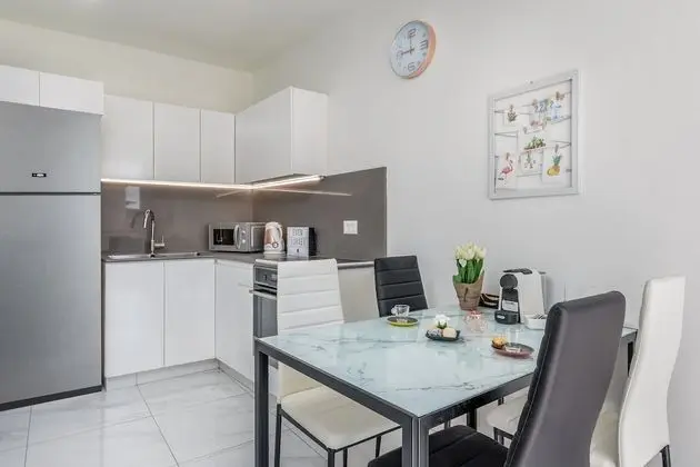 Deluxe 1BDR in City Center - Even Israel st 3 - #49