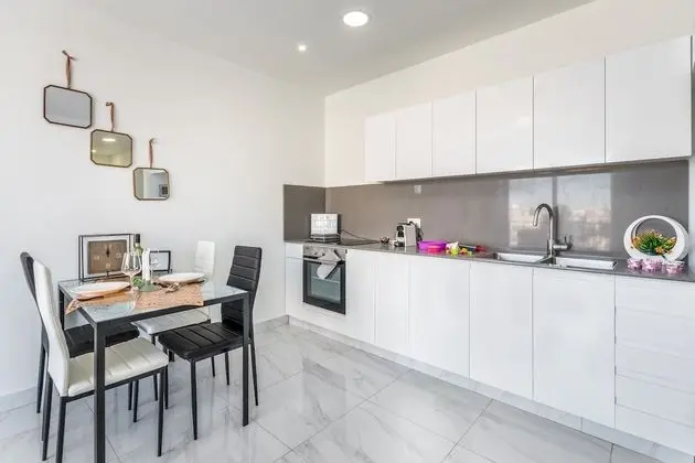 Luxury 2BDR in City Center - Even Israel st 3 - #51