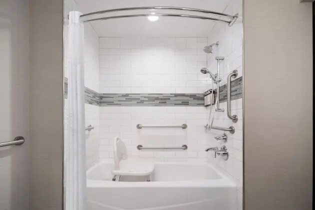 Standard Oda, 2 Çift Kişilik Yatak, Engellilere Uygun (Mobil Access Tub)