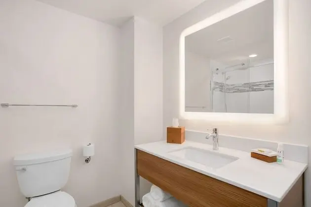 Premium Oda, 2 Büyük (Queen) Boy Yatak, Köşe