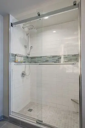 Standard Oda, 1 En Büyük (King) Boy Yatak (Walk-In Shower)