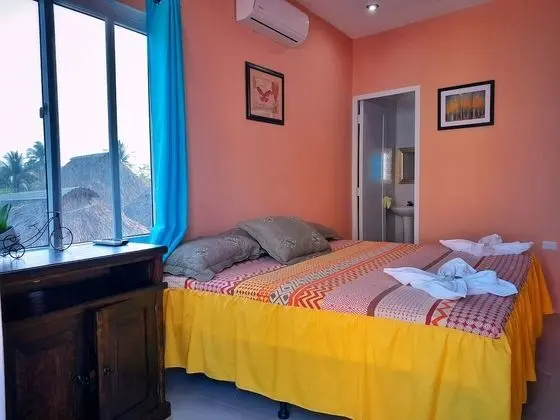 Basic Oda, 2 Büyük (Queen) Boy Yatak, Banyolu/Duşlu, Havuz Manzaralı