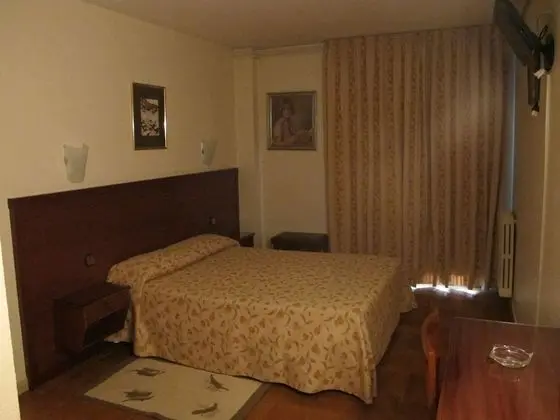 Tek Büyük Yataklı Oda