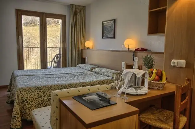 Standard Tek Büyük Yataklı Oda (2 Adults + 1 Child)