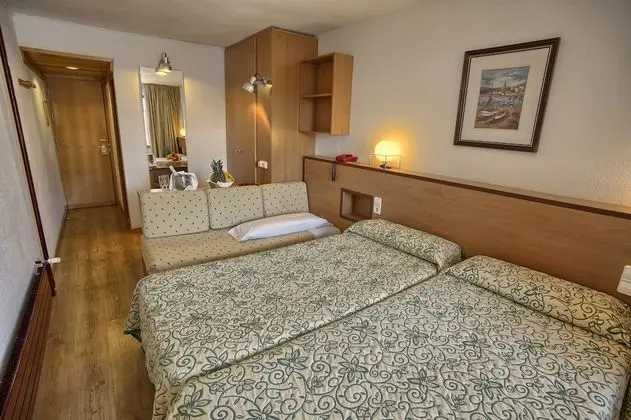 Standard Tek Büyük Yataklı Oda (2 Adults + 2 Children)
