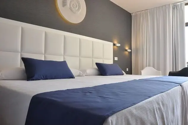 Tek Büyük Yataklı Oda (2 Adults + 2 Children)