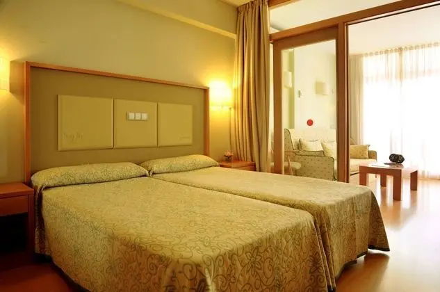 Family Oda (2 Adults + 1 Child)