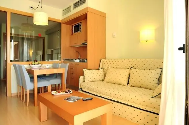 Family Oda (2 Adults + 1 Child)