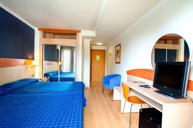 Family Oda (2 Adults + 2 Children)