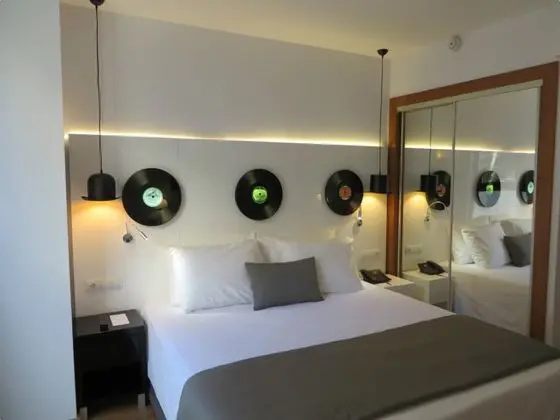 Standard Tek Büyük Yataklı Oda