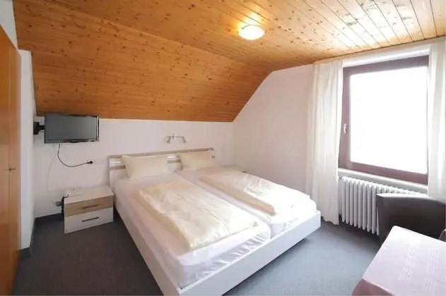 Basic Tek Büyük Yataklı Oda (Small Double Room)