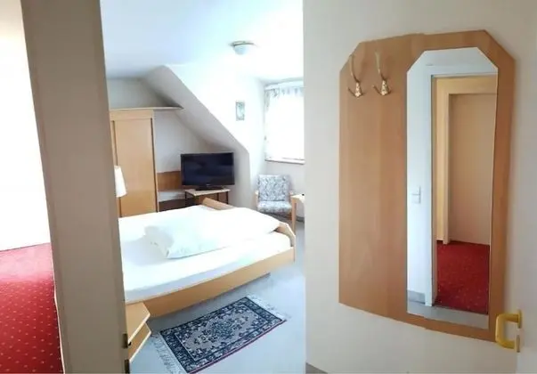 Tek Büyük Yataklı Oda (Large Double Room)