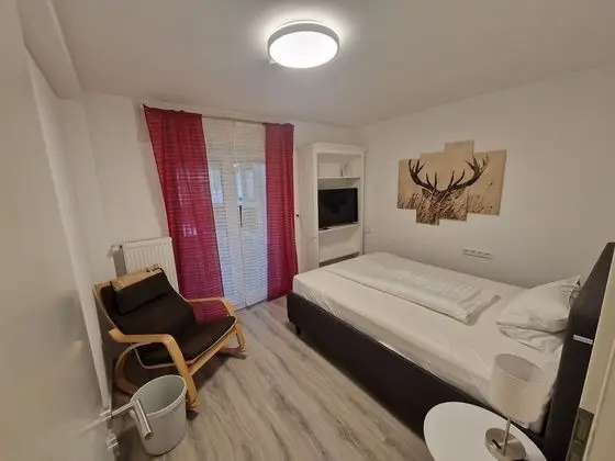 Tek Büyük Yataklı Oda (Large Double Room)