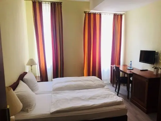 Economy Tek Büyük Yataklı Oda
