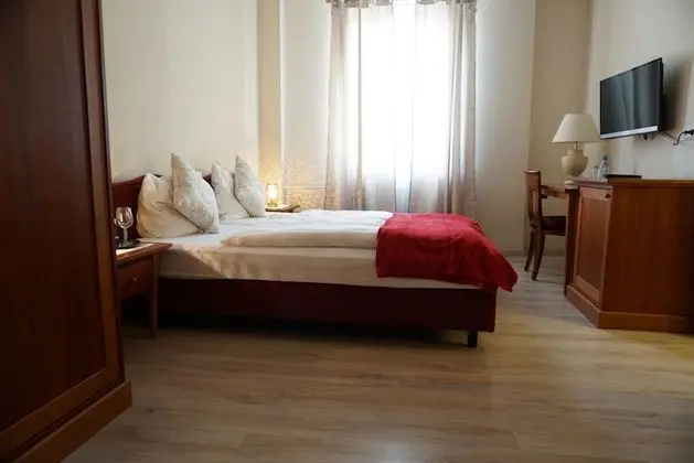 Economy Tek Büyük Yataklı Oda