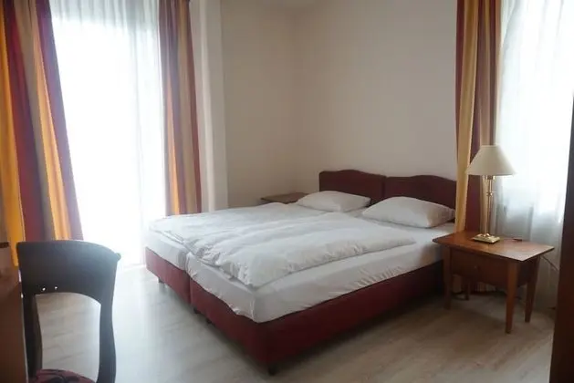 Economy Tek Büyük Yataklı Oda