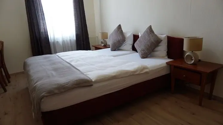 Economy Tek Büyük Yataklı Oda