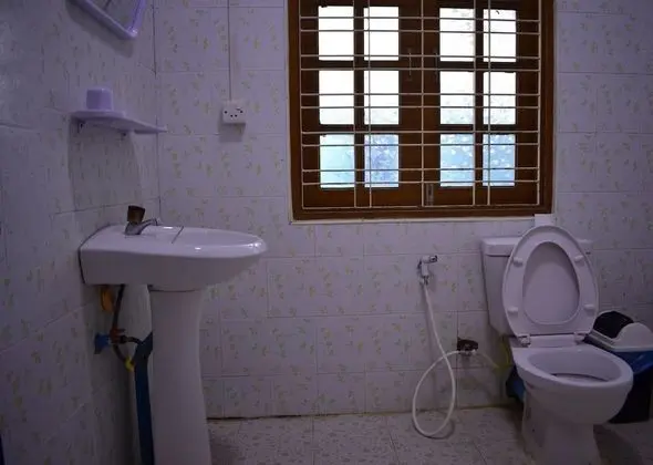 Büyük Yataklı Tek Kişilik Oda