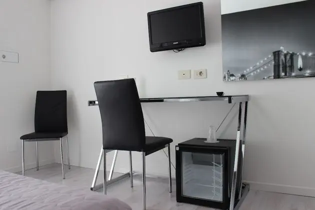 Design Tek Büyük Yataklı Oda, 1 Büyük (Queen) Boy Yatak, Balkon