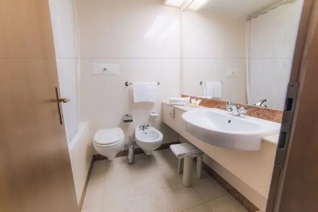 Design Tek Büyük Yataklı Oda, 1 Büyük (Queen) Boy Yatak, Balkon