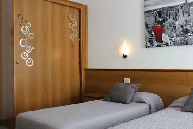 Dört Kişilik Oda, 1 Yatak Odası (4 single beds)
