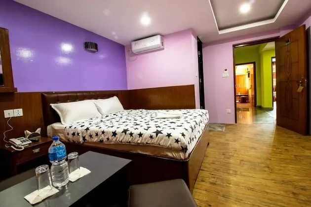 Deluxe Tek Büyük veya İki Ayrı Yataklı Oda