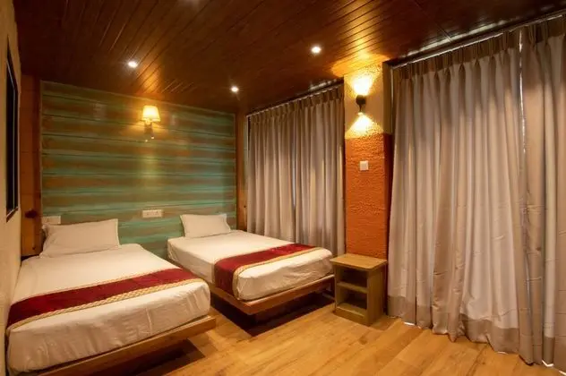 Deluxe Tek Büyük veya İki Ayrı Yataklı Oda, 1 Yatak Odası, Balkon, Bahçe Manzaralı