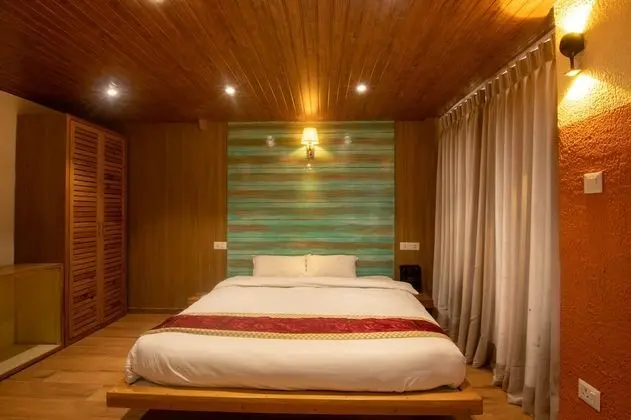 Deluxe Tek Büyük veya İki Ayrı Yataklı Oda, 1 Yatak Odası, Balkon, Bahçe Manzaralı