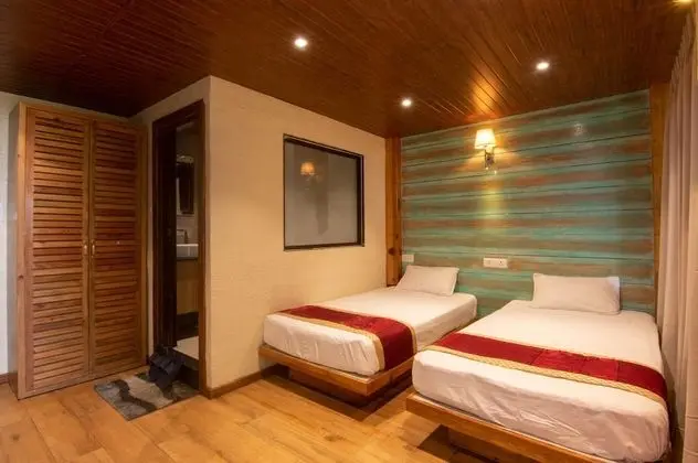 Deluxe Tek Büyük veya İki Ayrı Yataklı Oda, 1 Yatak Odası, Balkon, Bahçe Manzaralı