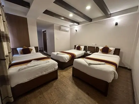 Deluxe Üç Kişilik Oda
