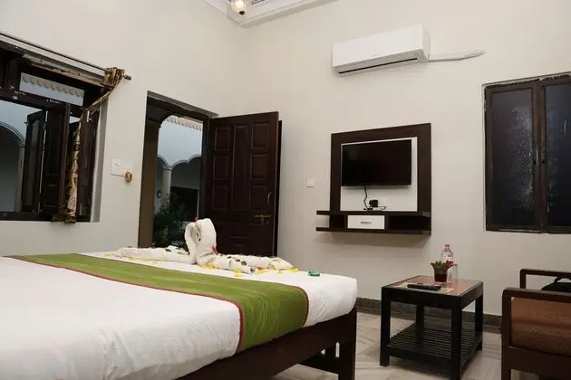 Deluxe Ac. Garden View