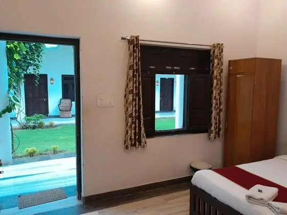 Deluxe Tek Büyük Yataklı Oda, Bahçe Manzaralı