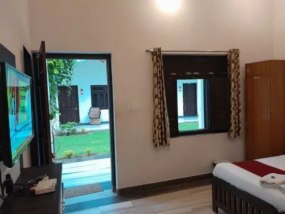 Deluxe Tek Büyük Yataklı Oda, Bahçe Manzaralı