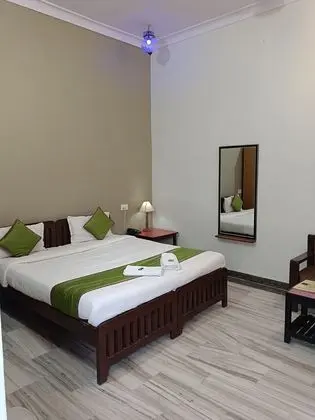Deluxe Tek Büyük Yataklı Oda, Bahçe Manzaralı