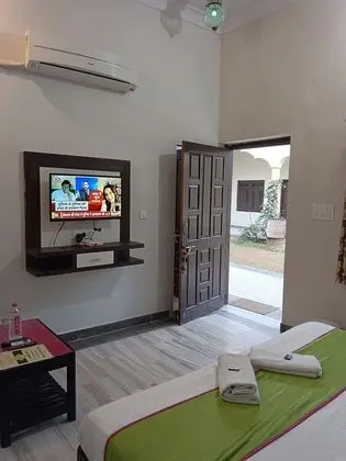 Deluxe Tek Büyük Yataklı Oda, Bahçe Manzaralı