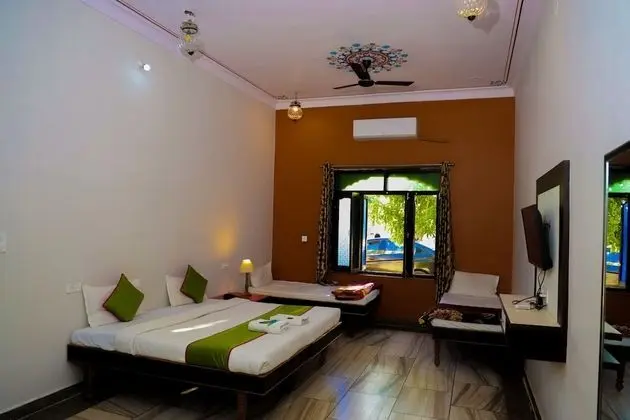 Family Room With Garden View 1 Double, 2 Single Bedroom