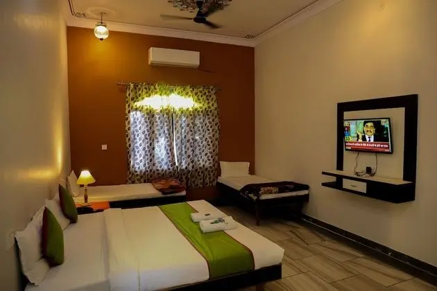Family Room With Garden View 1 Double, 2 Single Bedroom