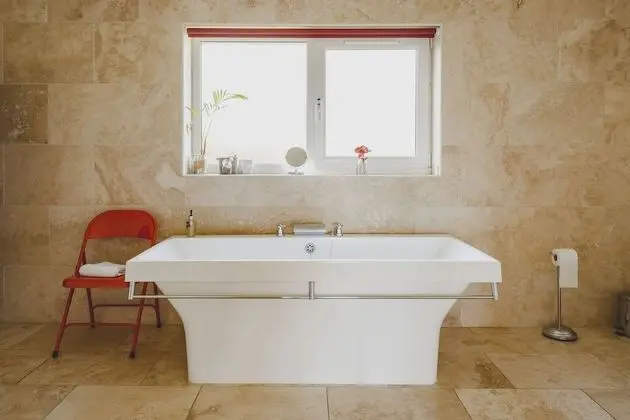 Luxury Dört Kişilik Oda, Birden Çok Yatak, Küvet, Bahçe Manzaralı