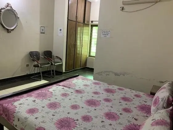 Standard Tek Büyük Yataklı Oda