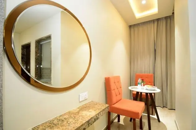 Deluxe Tek Büyük Yataklı Oda (Gold Room)