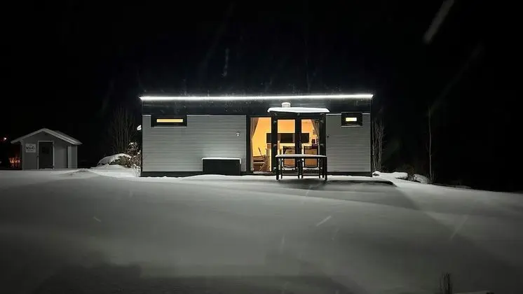 Business Cabin, 1 Bedroom, Lake View, Lakeside (Evika 3)