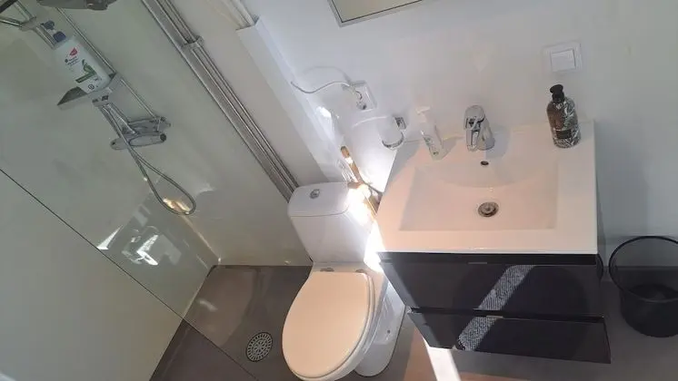 Business Cabin, 1 Bedroom, Lake View, Lakeside (Evika 3)