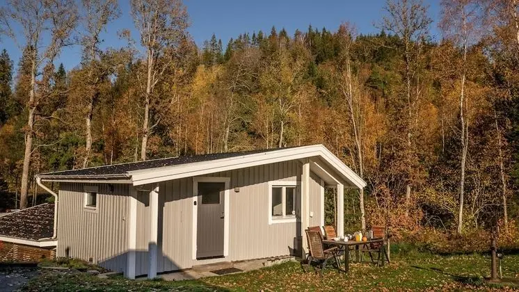 Comfort Cottage, Multiple Beds, Garden View, Lakeside (Evika 2)